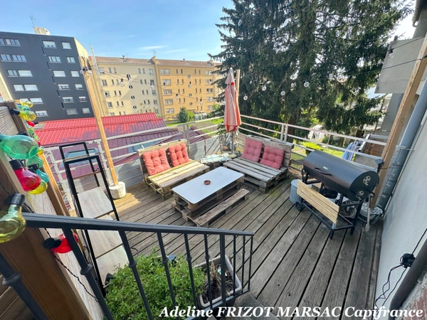 APPARTEMENT DUPLEX 90m2 - TERRASSE - 2 EME ETAGE - CENTRE VILLE - 2 CHAMBRES - LUMINOSITE - CALME - PARKING