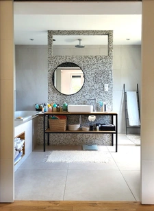 Maison avec belle rénovation, commerces à pieds !