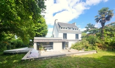 Maison avec belle rénovation, commerces à pieds !