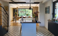 Maison avec belle rénovation, commerces à pieds !