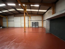 🔶 OPPORTUNITÉ RARE – BÂTIMENT INDUSTRIEL ÉQUIPÉ – 894 m² – SECTEUR ISBERGUE(62) 🔶
