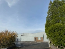 🔶 OPPORTUNITÉ RARE – BÂTIMENT INDUSTRIEL ÉQUIPÉ – 894 m² – SECTEUR ISBERGUE(62) 🔶