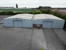 🔶 OPPORTUNITÉ RARE – BÂTIMENT INDUSTRIEL ÉQUIPÉ – 894 m² – SECTEUR ISBERGUE(62) 🔶