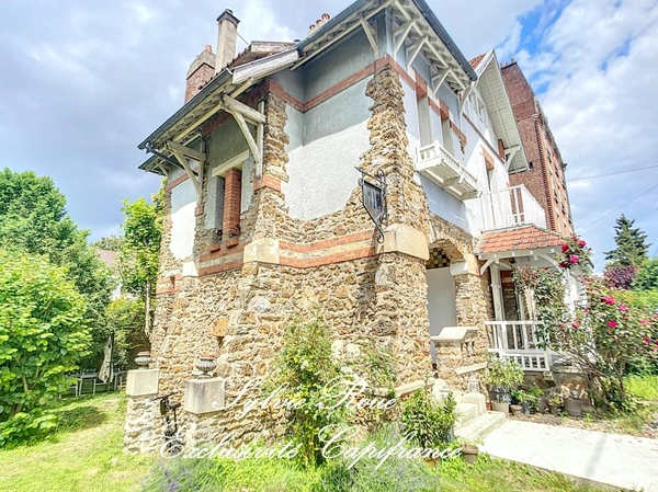 Dpt Val de Marne (94), à vendre VITRY SUR SEINE maison P7 de 190 m² - Terrain de 476 m²