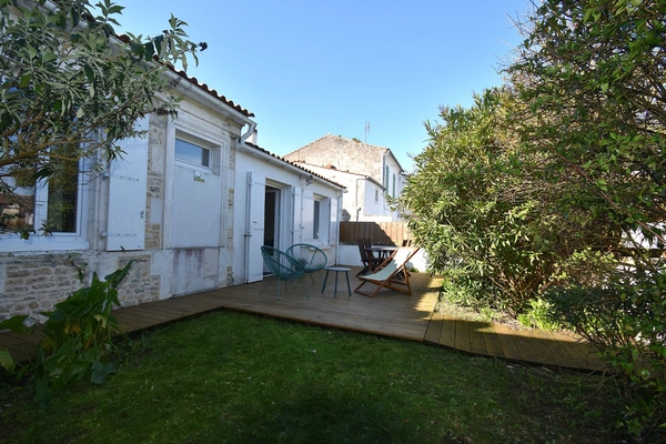 Charente-Maritime, 17, Ile d'Oléron,  Maison à vendre 4 pièces, 92 m², jardin, cour, SAINT GEORGES D'OLERON 