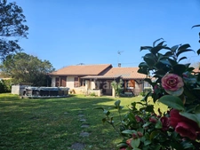 For sale – Single-storey house with outbuilding, Le Porge (Gironde)
