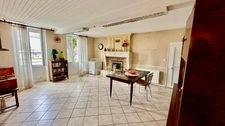 A vendre à JONZAC (17), Maison 6 pièces 