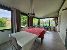 Au Taillan-Médoc, découvrez cette belle landaise de 161 m² alliant charme, luminosité et confort de vie, le tout dans un environnement calme et recherché.