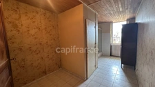 À Vendre – Maison avec Grande Dépendance et Terrain de 3 975 m² à Mortier (17) – À RÉNOVER