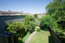 Maison de ville  rénovée, entre Saint-Augustin, Saint-Genès et Mériadeck, avec jardin, charme ancien et emplacement central privilégié.