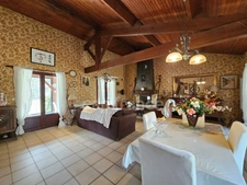 Maison Familiale de 7 pièces , à SALAUNES (33), à Vendre, 