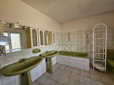 Maison Familiale de 7 pièces , à SALAUNES (33), à Vendre, 