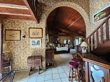 Maison Familiale de 7 pièces , à SALAUNES (33), à Vendre, 