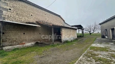À Vendre – Maison avec Grande Dépendance et Terrain de 3 975 m² à Mortier (17) – À RÉNOVER
