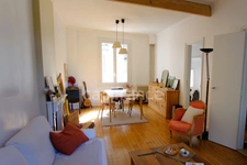 Maison de ville  rénovée, entre Saint-Augustin, Saint-Genès et Mériadeck, avec jardin, charme ancien et emplacement central privilégié.