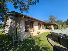 For sale – Single-storey house with outbuilding, Le Porge (Gironde)