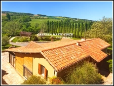 DOMAINE - HAMEAU - MANOIR AVEC TOURS + 2 MAISONS + LAC +33 pièces - MIRANDE à 7 MINUTES  (32) Opportunité unique