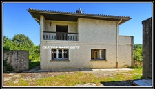 Maison à vendre 6 pièces AUCH (32) à 5 minutes du centre ville - Grand bâtiment d'exploitation.