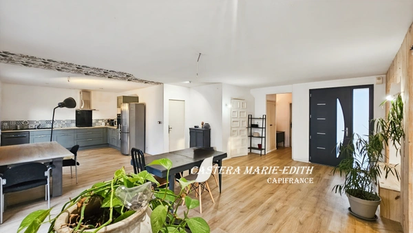  Maison d’architecte rénovée 280 M² - Sans vis à vis, calme, au fond d'une impasse - 9 Pièces -Garage -  Vue panoramique – Auch (Gers)