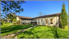 Propriété  - 500 M² habitables 26 PIECES- 12 Chambres avec vue Pyrénées à 6 minutes de Marciac – Maison, gîtes, salle Polyvalente d’événements, cabinet de praticien, Prairies et dépendance
