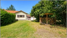 Maison MEUBLEE de PLAIN-PIED - 7 pièces +Véranda + Hangar - Proche VIC-FEZENSAC dans le GERS (32)