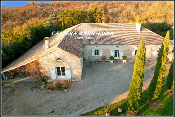 Maison à vendre 8 pièces 272 M² Proche Auch 19756 M² - Secteur recherché - Vue Pyrénées