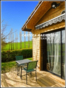 DOMAINE - HAMEAU - MANOIR AVEC TOURS + 2 MAISONS + LAC +33 pièces - MIRANDE à 7 MINUTES  (32) Opportunité unique