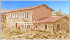 Propriete à BARRAN (GERS) AVEC MAISON GASCONNE EN PIERRES- 160 m² hab- sur 2,6 hectares + dépendances +PUITS 