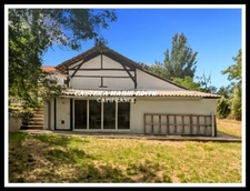 Maison MEUBLEE de PLAIN-PIED - 7 pièces +Véranda + Hangar - Proche VIC-FEZENSAC dans le GERS (32)