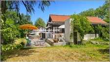 Maison MEUBLEE de PLAIN-PIED - 7 pièces +Véranda + Hangar - Proche VIC-FEZENSAC dans le GERS (32)