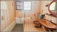 Propriete à BARRAN (GERS) AVEC MAISON GASCONNE EN PIERRES- 160 m² hab- sur 2,6 hectares + dépendances +PUITS 