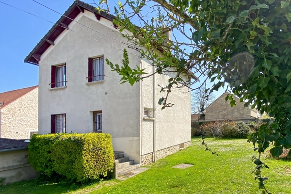 Dpt Yvelines (78), à vendre Garancières (78890), maison 4 pièces de 80 m² environ - Terrain de 470,00 m² 