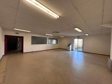 Local/bureau à vendre 300 m2 PIERRELATTE (26)