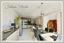 House for sale 8 rooms MALATAVERNE (26)