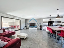 Single-Story 4-Bedroom House for Sale – 107 m² – PIERRELATTE