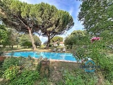 Maison T5 135 m2 avec piscine, terrain arboré et dépendance – environnement lavande et nature – Malataverne