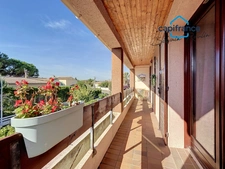 Maison avec 2 espaces de vie, piscine et garage – Pierrelatte centre