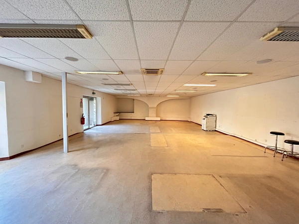 Local/bureau à vendre 300 m2 PIERRELATTE (26)