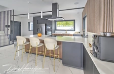 Contemporary House – 1.480 sq ft – GENAY (69) 4 Bedrooms – Swimming Pool