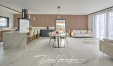 Contemporary House – 1.480 sq ft – GENAY (69) 4 Bedrooms – Swimming Pool