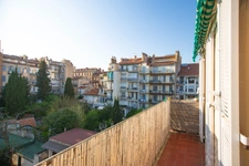 UNDER PROSPECT OF SALE // For sale: 64-square-meter 2-bedroom apartment in Marseille's 8th arrondissement