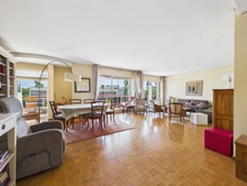 À vendre Appartement T5 de 150 m² au dernier étage avec terrasse à Saint-Giniez MARSEILLE 8E ARRONDISSEMENT