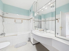 À vendre Appartement T5 de 150 m² au dernier étage avec terrasse à Saint-Giniez MARSEILLE 8E ARRONDISSEMENT