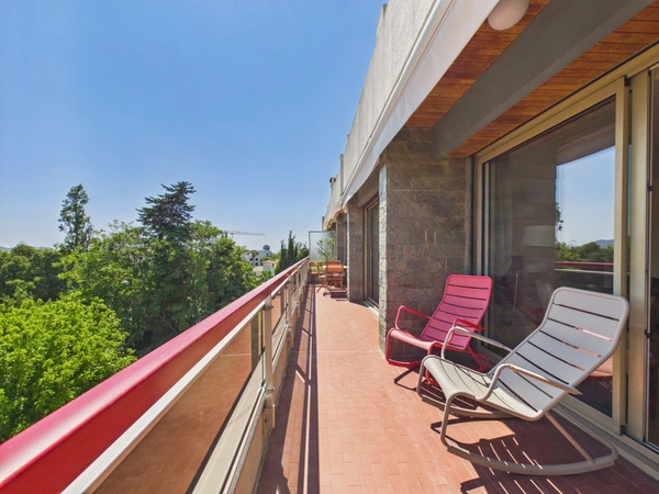 À vendre Appartement T5 de 150 m² au dernier étage avec terrasse à Saint-Giniez MARSEILLE 8E ARRONDISSEMENT