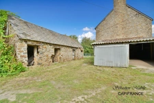 Ancien corps de ferme en pierre à vendre avec plusieurs bâtiments à Pleine-Fougères (35) en Bretagne en Baie du Mont Saint Michel