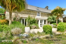Belle propriété à vendre à SAINT AUBIN DE TERREGATTE (Maison, plusieurs dépendances, gîte) sur 2 hectares 