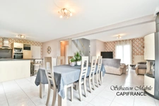 Maison contemporaine à vendre 4 chambres dont 1 au RDC, avec 2 doubles garages, (50) PONTORSON - Terrain de 2000 M²