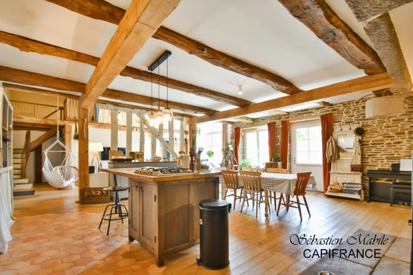 Chambres d'hôtes et gîte à vendre en Bretagne 9 pièces SOUGEAL (35) en Baie du Mont Saint Michel - Terrrain de 2200 M² 