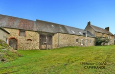 Maison rénovée + ancienne maison + (granges, écurie, étable)  LES PAS-PONTORSON (50) en Baie du Mont Saint Michel