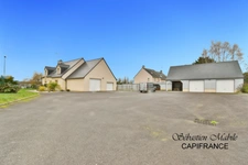 Maison contemporaine à vendre 4 chambres dont 1 au RDC, avec 2 doubles garages, (50) PONTORSON - Terrain de 2000 M²